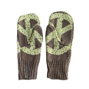 NWT Cozy Knit Mittens with Gray & Green Pattern